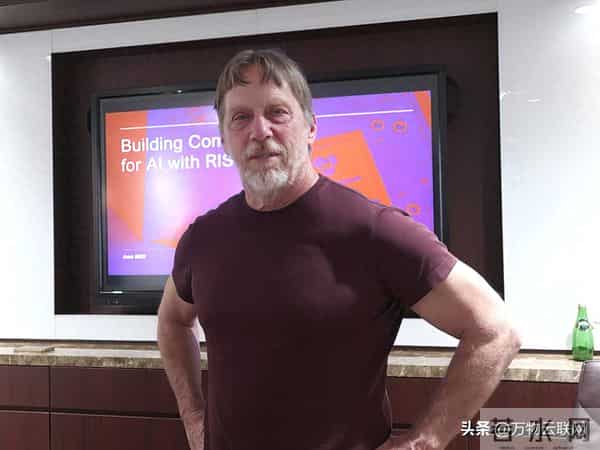 资深芯片设计师Keller评英伟达的软件变革：CUDA护城河或被破