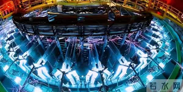 能源格局要变天!美国啃了50年的硬骨头,中国在戈壁滩拿下了