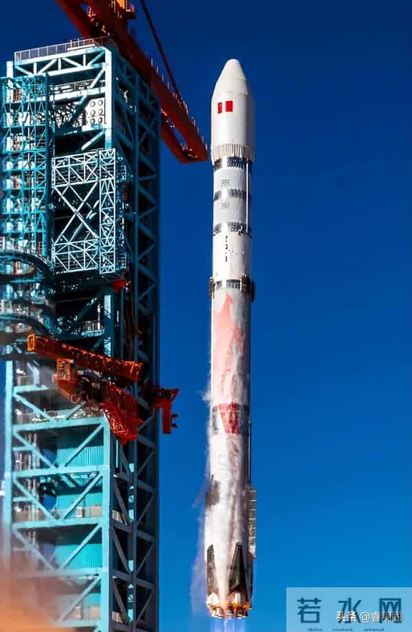 中国火箭逆袭！朱雀三号上天即封神，追平猎鹰，马斯克预言提前？