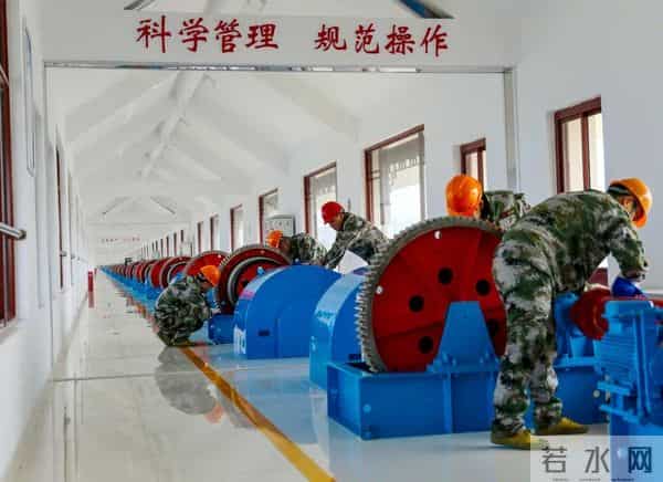 仅用10个月建成的千里淮河第一闸