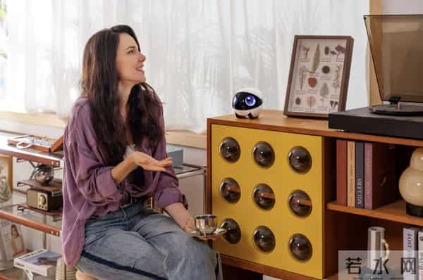 深圳硬件公司做AI陪伴机器人，拿下红杉投资，用户量破百万｜Insight全球