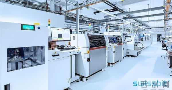 没想到吧？中国突然叫停芯片出口，荷兰懵了，全球产业链跟着炸！