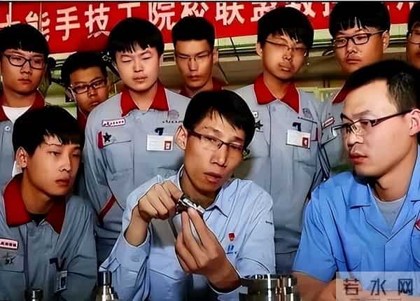 给1000万离开中国！美国出天价年薪，竟只为挖走中国一普通技校生