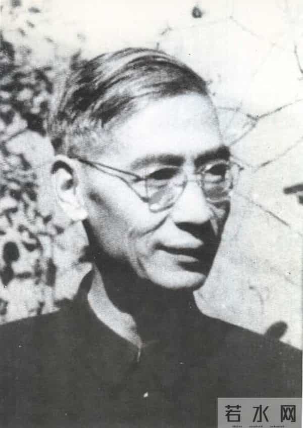 飞机坠毁，被“锁”在美国7年的绝密人物陨落！他的死惊撼世人