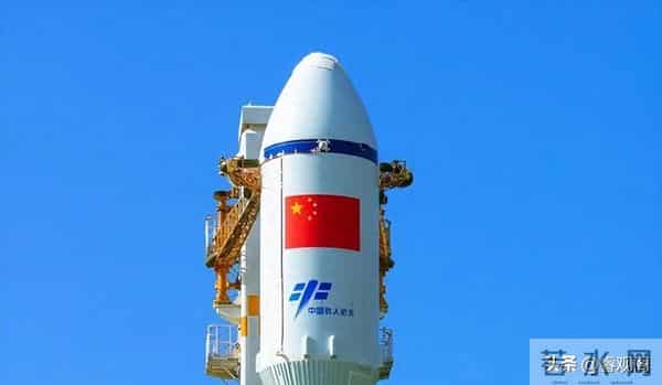 中国火箭逆袭！朱雀三号上天即封神，追平猎鹰，马斯克预言提前？