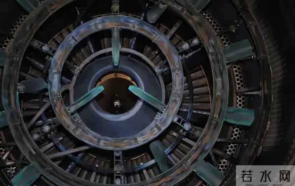 能源格局要变天!美国啃了50年的硬骨头,中国在戈壁滩拿下了