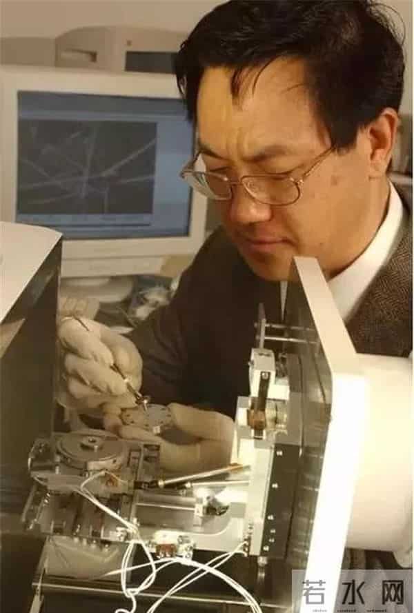 2025全球科学家中排名第一，却被称为疯子，这位院士到底有多牛!