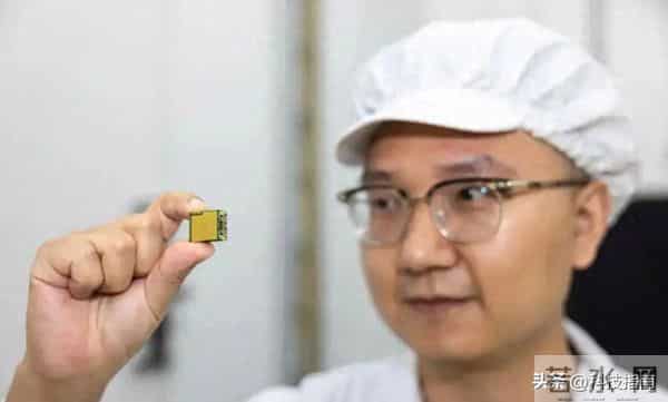 AI耗电要烧穿电网？指甲盖材料突然炸场！3亿度电=2.4亿现金