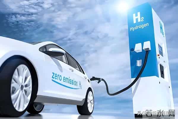 海水直接变氢气，工厂废热当燃料，未来加油真能比喝水还便宜？