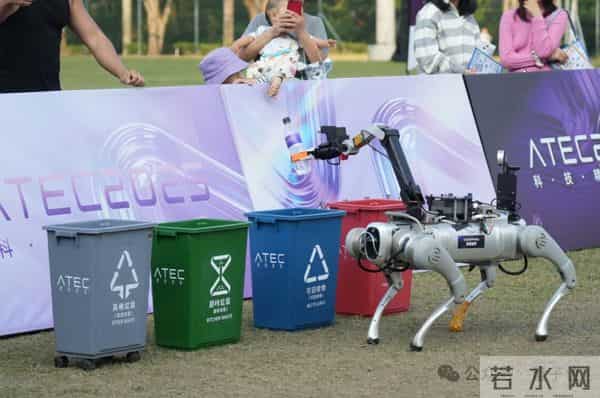 机器人集体到香港户外极限挑战，狗比人强