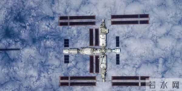 神二十一航天员已飞一个多月，飞半年需30万升氧气，为何用不完