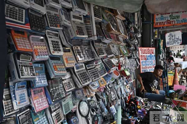 卡西欧年销3千万台！高管亲证：计算器永远正确，AI连1+1都会错