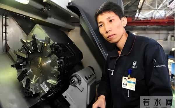 给1000万离开中国！美国出天价年薪，竟只为挖走中国一普通技校生