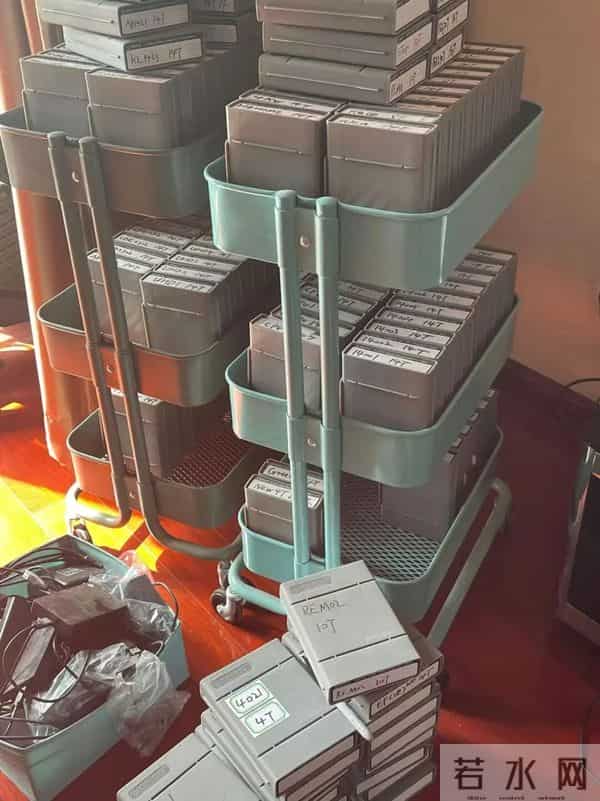 年轻人患“电子囤积癖”，10万张照片舍不得删，上百个硬盘囤资料