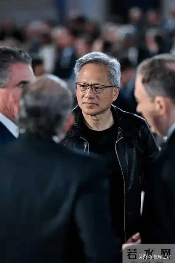 黄仁勋硬刚美国！绝不卖给中国劣质芯片，只因中国手握王牌