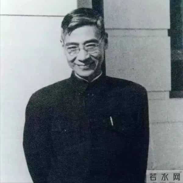 飞机坠毁，被“锁”在美国7年的绝密人物陨落！他的死惊撼世人