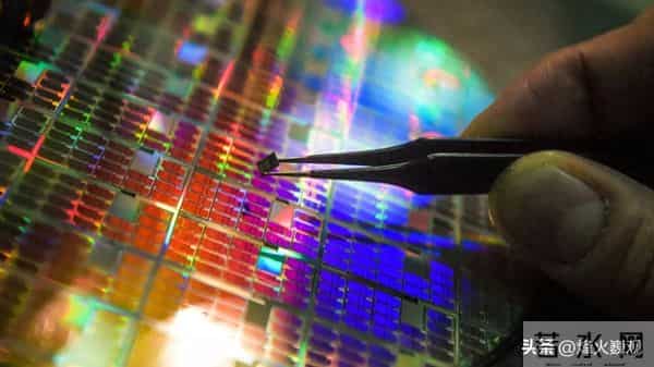 污蔑中国卡审稀土后，日本蓄意报复，或动用王牌对中国芯片下手！