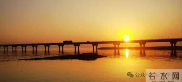 没有鲜花与掌声的角落，有人在认真奋斗着