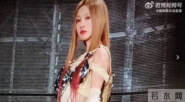 张韶涵演唱会惊见「分身」！AI换脸无缝接轨　万人惊呼：太会玩