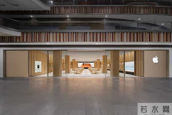 北京荟聚中心的 Apple Store 开业了,人山人海中,去感受苹果带来的新细节