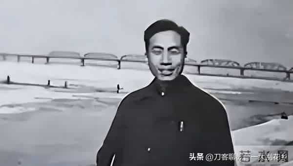 文史夜话：1985年一个误判让中国付出万亿代价，一代巨星含恨而终