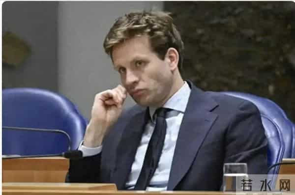 破大防！荷兰大臣承认：没想到中方真的敢叫停芯片出口，措手不及