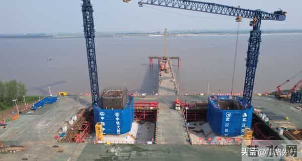 汉南长江大桥正在全力建设之中，预计2027年建成通车！