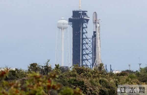 SpaceX再创纪录！32次复用火箭冲击3000星里程碑，星链组网冲刺