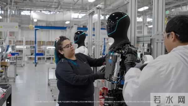 马斯克晒Optimus小跑！全网集体高潮：14万买个铁疙瘩能干啥？