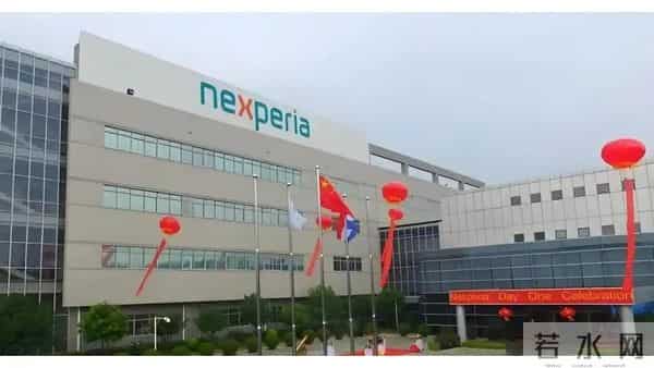 荷兰大臣承认破防！没想到中方真敢断供70%汽车芯片，措手不及