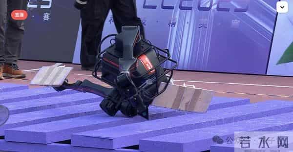 机器人集体到香港户外极限挑战，狗比人强
