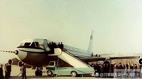 文史夜话：1985年一个误判让中国付出万亿代价，一代巨星含恨而终