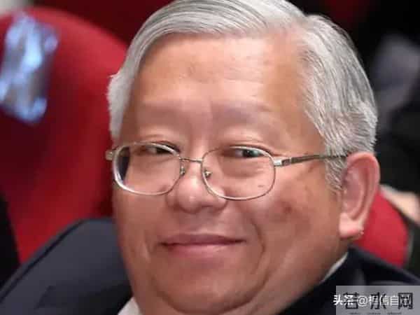 75岁芯片大佬携千亿机密叛逃美国，中国半导体迎暗战