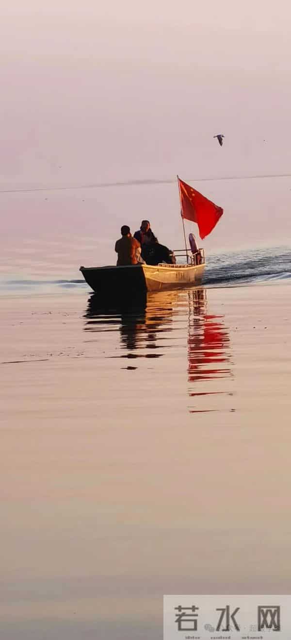 没有鲜花与掌声的角落，有人在认真奋斗着