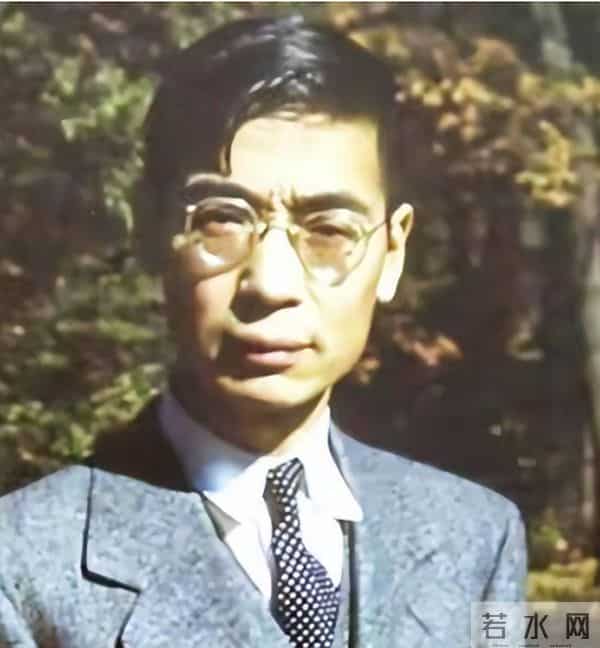 飞机坠毁，被“锁”在美国7年的绝密人物陨落！他的死惊撼世人