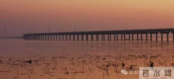 没有鲜花与掌声的角落，有人在认真奋斗着