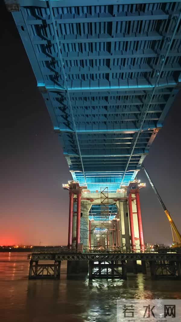 毫米级精准对接 南通过江“第六龙”崇启公铁长江大桥迎来重大进展