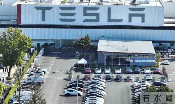 破大防！荷兰大臣向全世界承认：没想到中方真的叫停芯片出口