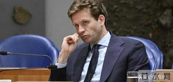 荷兰大臣懵了:中方叫停芯片出口,直接戳破全球产业链博弈真相!