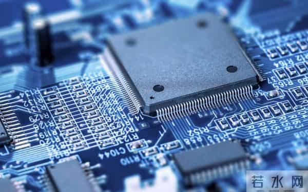 荷兰部长坦承破防：未料中方断供七成汽车芯片，直言措手不及