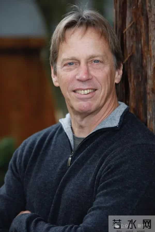 英伟达亲手终结CUDA「护城河」?传奇芯片架构师引发争议