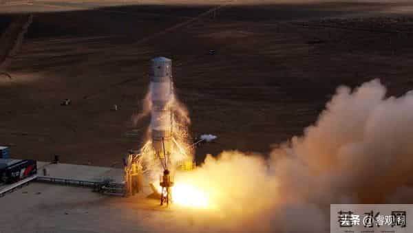 中国火箭逆袭！朱雀三号上天即封神，追平猎鹰，马斯克预言提前？