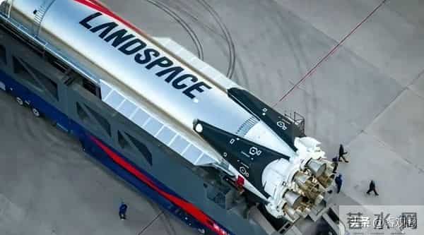 中国火箭逆袭！朱雀三号上天即封神，追平猎鹰，马斯克预言提前？