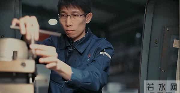 给1000万离开中国！美国出天价年薪，竟只为挖走中国一普通技校生