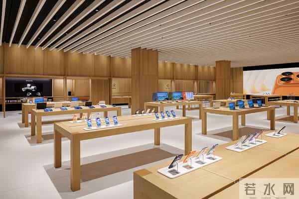 北京荟聚中心的 Apple Store 开业了,人山人海中,去感受苹果带来的新细节
