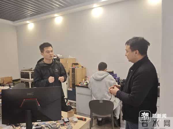 靠一台电脑和3D打印机，80后男子在杭州车库手搓机器人