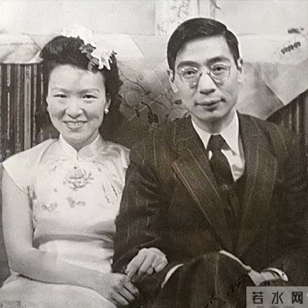 飞机坠毁，被“锁”在美国7年的绝密人物陨落！他的死惊撼世人