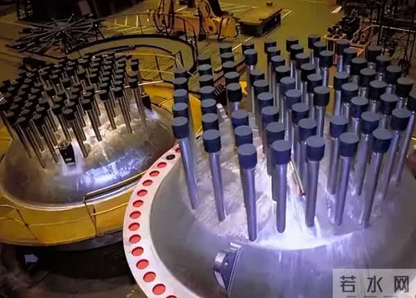 能源格局要变天!美国啃了50年的硬骨头,中国在戈壁滩拿下了