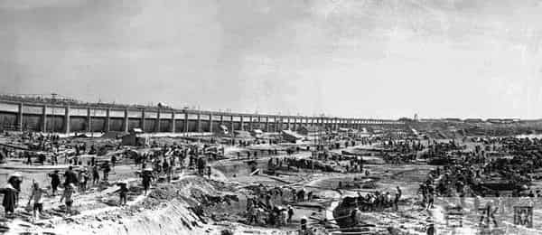 仅用10个月建成的千里淮河第一闸