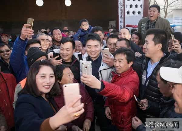 章泽天也没想到！父母一个举动，就让丈夫刘强东实现“口碑暴涨”